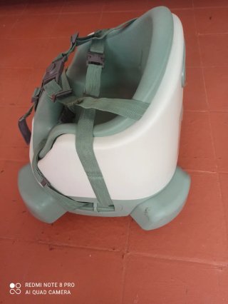 Silla elevadora bebé con arnés