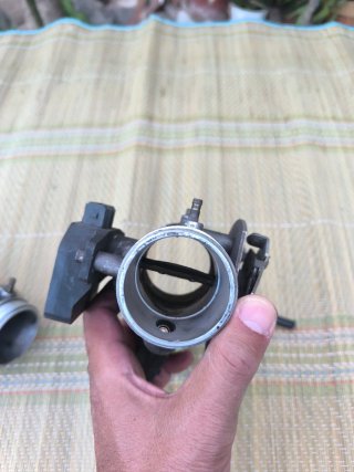 Cuerpos Mariposa BMW R1100R