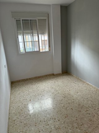 Piso en planta baja, totalmente exterior.