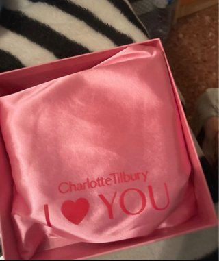 Bolso Charlotte Tilbury L.O.V.E Bag