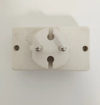 LADRÓN CUATRO ENCHUFES