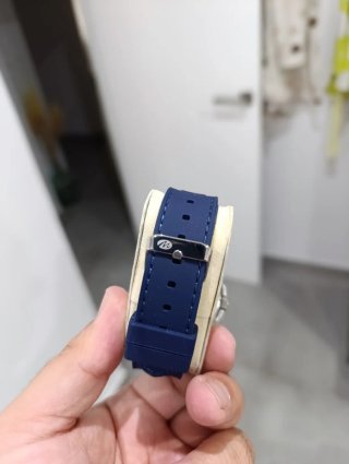 Reloj NUEVO ESTRENAR Marea Azul y Plateado.