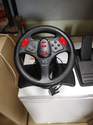 Volante V3 Racing Wheel con pedales PC