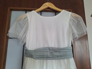 Vestido blanco comunión lazo azul-gris