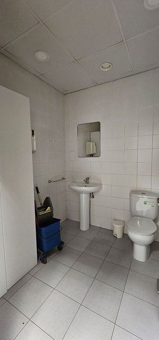 Local comercial en alquiler en Lutxana - Llano en Barakaldo