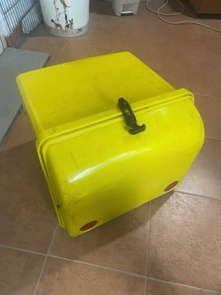 Cajón de reparto para moto