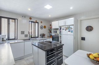 Chalet en venta en Bola de Oro - Serrallo en Granada