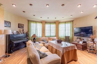 Chalet en venta en Iznalloz