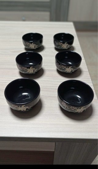 Juego de té negro con flores