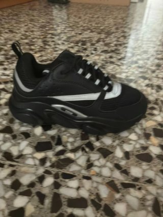 Zapatillas Dior Negras y Plateadas