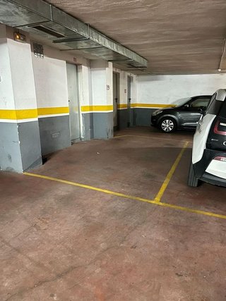 Garaje en venta en Los Boliches en Fuengirola
