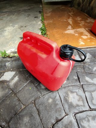 Bidón de plástico rojo 5L