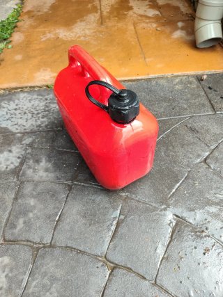 Bidón de plástico rojo 5L