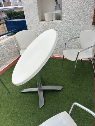 Mesa redonda exterior con 6 sillas Urgente