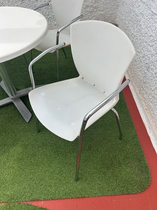 Mesa redonda exterior con 6 sillas Urgente