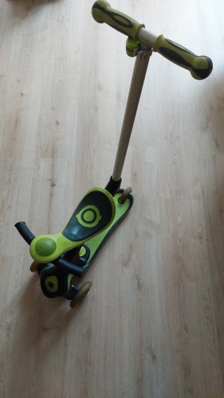Patinete Globber con asiento