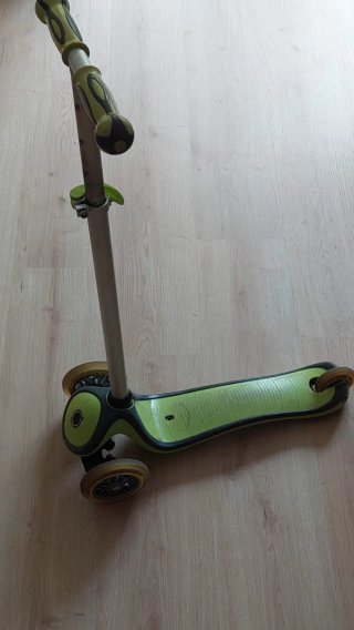 Patinete Globber con asiento