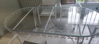 Mesa de jardín antigua de hierro forjado blanco