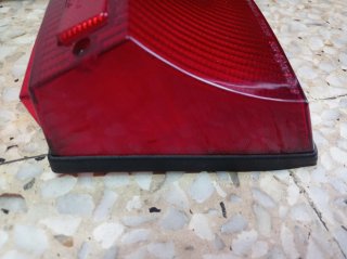 Foco trasero moto rojo