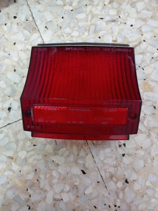 Foco trasero moto rojo