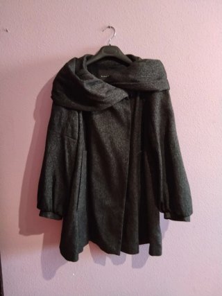 Abrigo cruzado Zara gris talla M