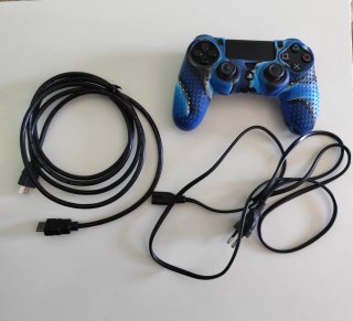 PlayStation 4 Slim 1 TB + controller