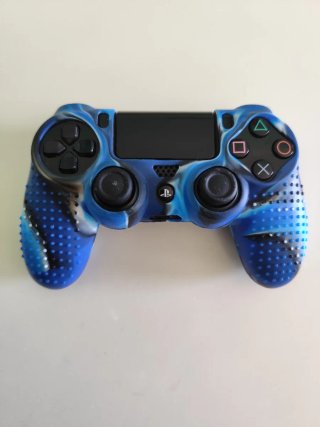 PlayStation 4 Slim 1 TB + controller