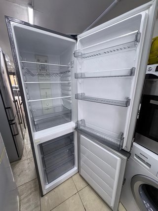 Nevera combi No Frost marca Daewoo