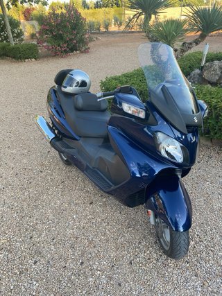 Suzuki Burgman 650 Azul