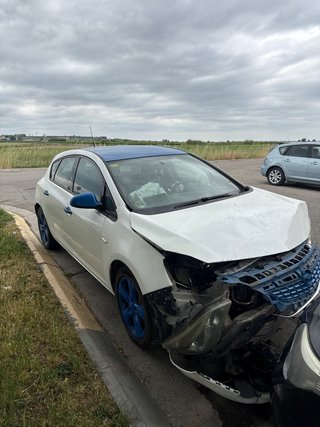 Opel Astra 2012