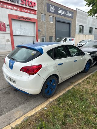 Opel Astra 2012