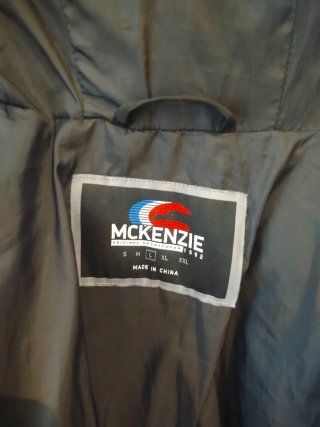 Abrigo Mackenzie Negro con Capucha