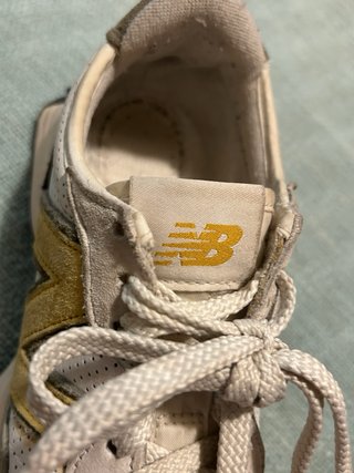 New Balance Beige y Blanco SOLO ENVIOS