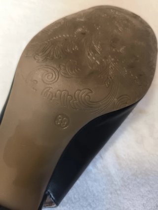 Zapatos negros de tacón bajo