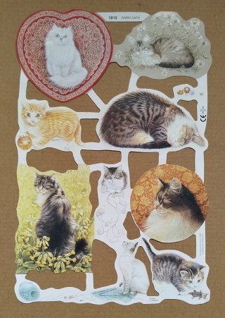 Lamina Cromos troquelados MLP 1815. Gatos