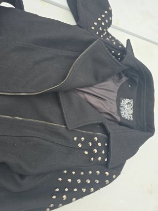 Chaqueta negra mujer T.38 con tachuelas