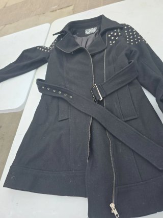 Chaqueta negra mujer T.38 con tachuelas