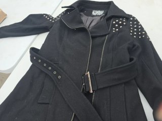 Chaqueta negra mujer T.38 con tachuelas