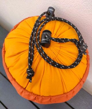 Saco de dormir infantil Deuter naranja y amarillo