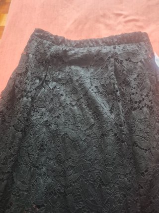 Falda larga negra semitransparente