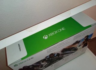 Caja Xbox One S 1TB Assassin's Creed Origins