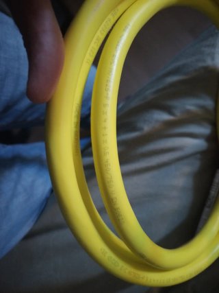 Cable Cargador Coche Eléctrico Amarillo