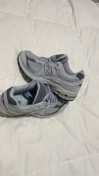 New Balance 2002R Cinza