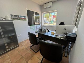 Nave industrial en venta en Olivenza