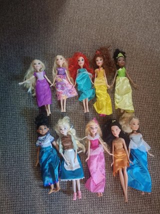 Lote, bebe llorones, belies, Disney, barbie, bebes