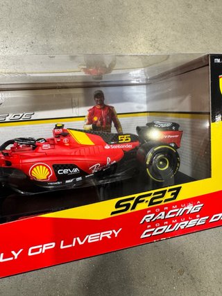 Ferrari SF-23 1:18 Carlos Sainz #55 Burago