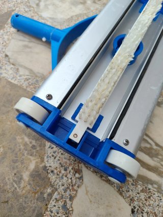 Cepillo Limpiazondas Piscina Aluminio y Plástico