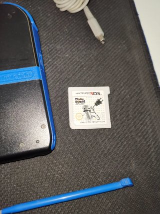 Nintendo 2DS Negra y Azul con Cargador