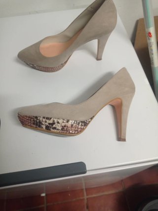 Zapatos tacón beige talla 39no es esa marca