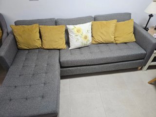 Sofá chaise longue gris tela. Oportunidad
